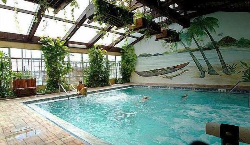 هاوايان إن بيتش ريزورت - Indoor Pool