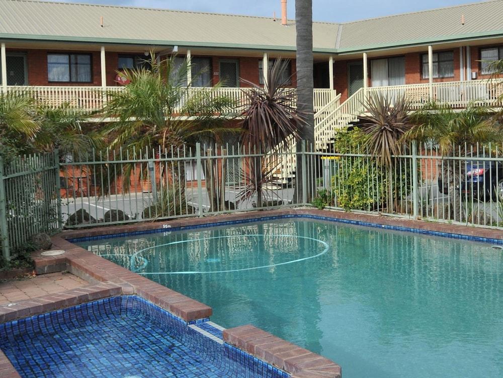 Apollo Bay Motel and Apartments, BW Signature Collection - Outdoor Pool