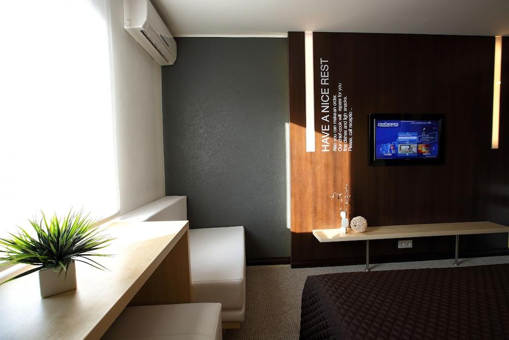 Hotel Futuro Bishkek - Room