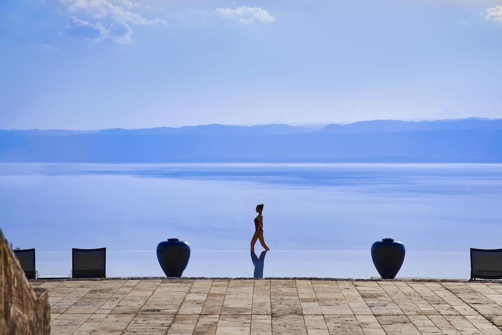Mövenpick Dead Sea Jordan - Infinity Pool