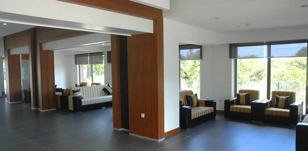 Batont Garden Resort - All Inclusive - Lobby Sitting Area
