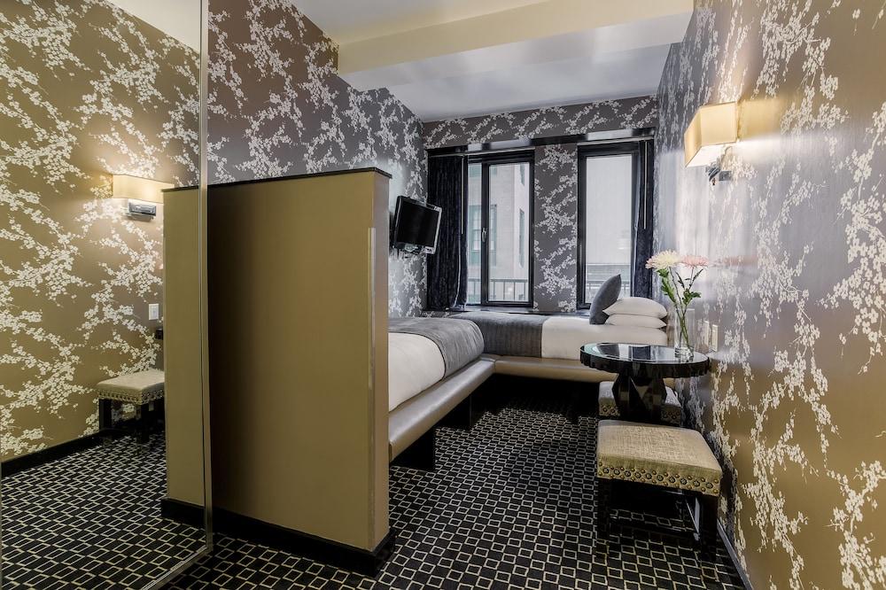 45 Times Square Hotel - Room