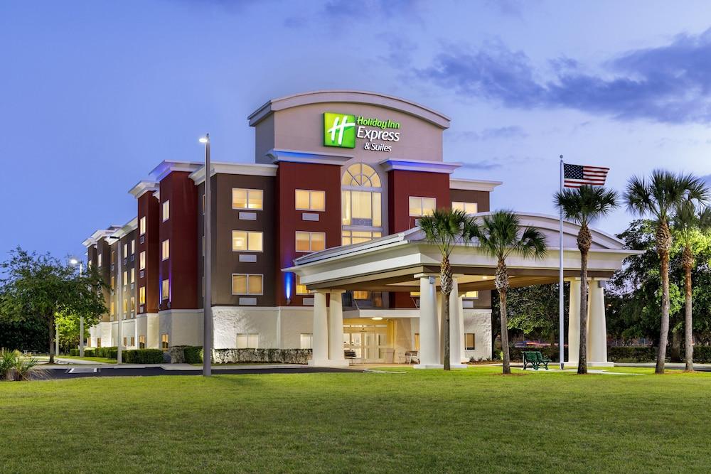 Holiday Inn Express Hotel & Suites Fort Pierce West, an IHG Hotel - Featured Image