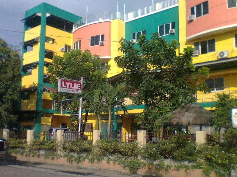 Lylie Hotel - Exterior