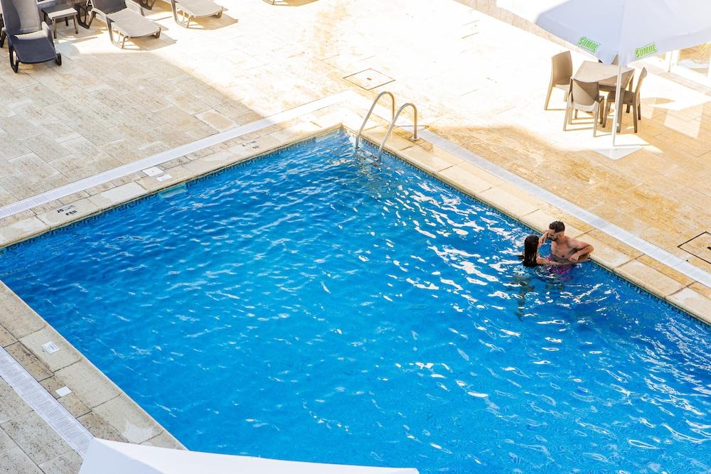 MS Vila Nova - Outdoor Pool