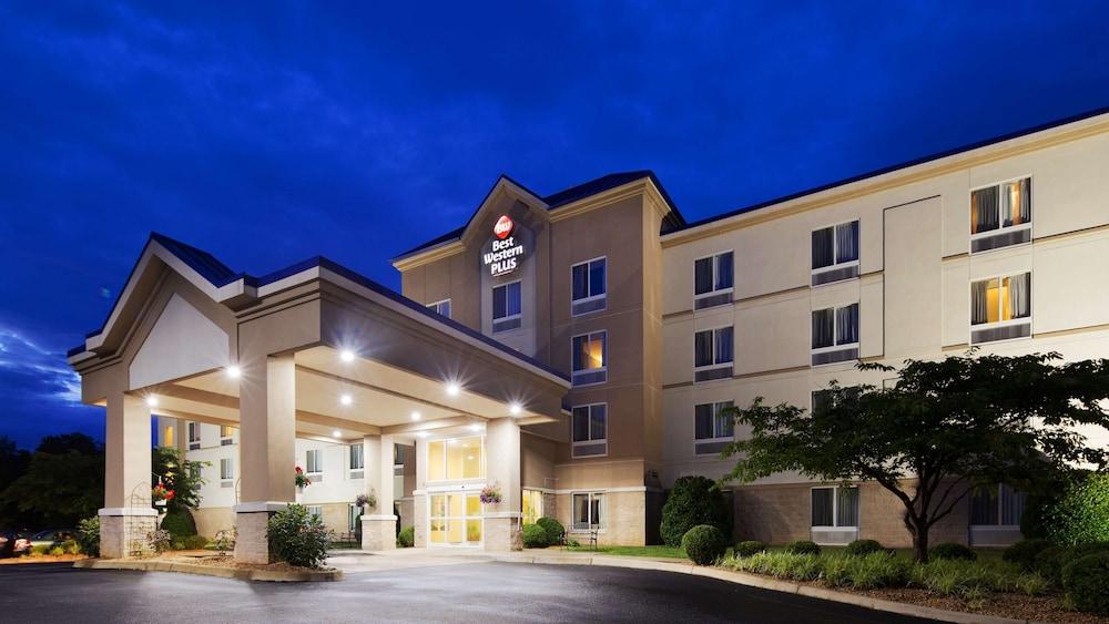 Best Western Plus Waynesboro Inn & Suites Conference Center - Featured Image