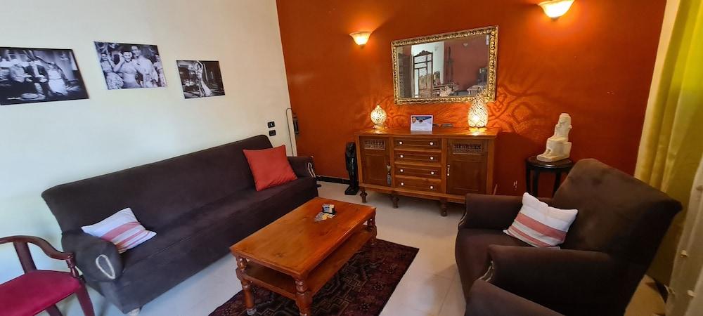 Senmut Luxory Apartments - Interior Entrance