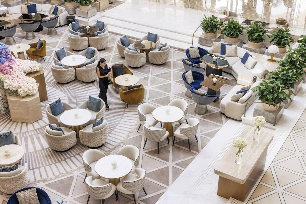 Jumeirah Emirates Towers - Lobby Sitting Area