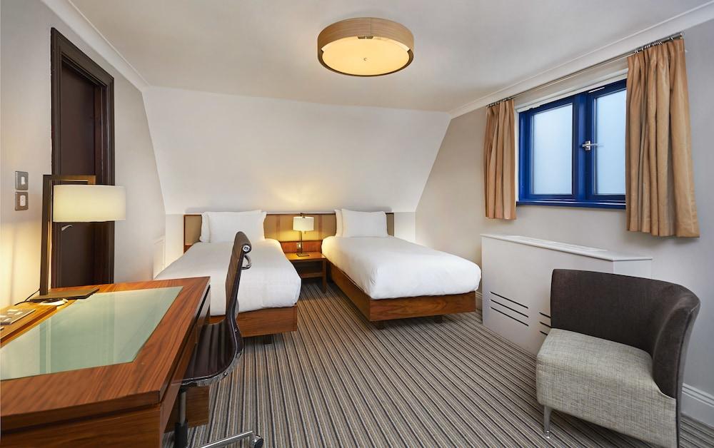 DoubleTree by Hilton London - Docklands Riverside - Room