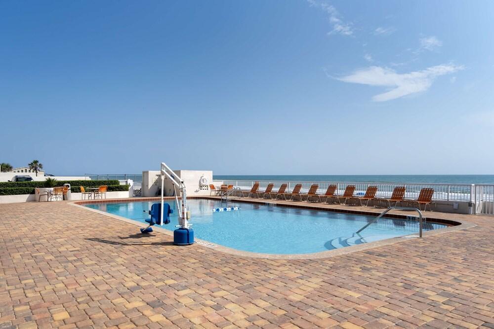 Best Western Plus Daytona Inn Seabreeze Oceanfront - Outdoor Pool