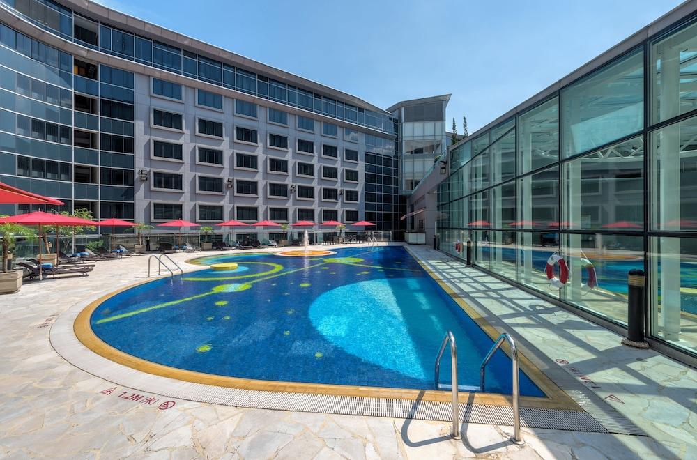 Regal Airport Hotel - Outdoor Pool