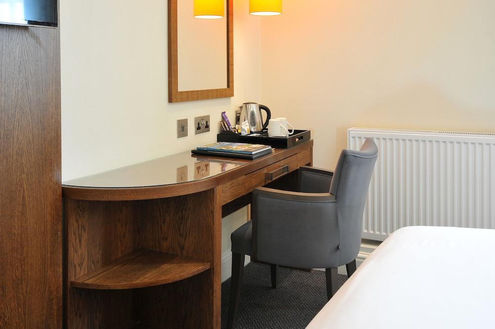 The Bromley Court Hotel - Room