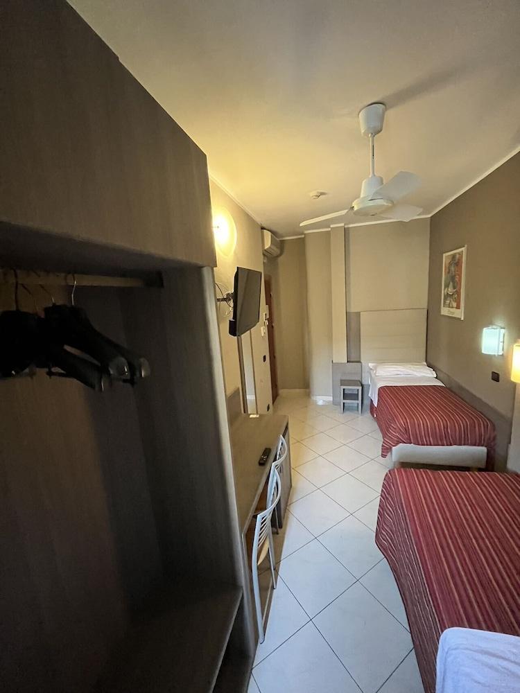 Hotel Parma - Room