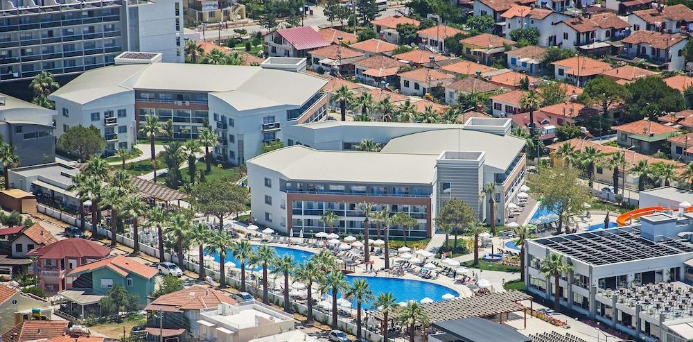 Palm Wings Beach Resort & Spa Kusadasi- All Inclusive - Exterior