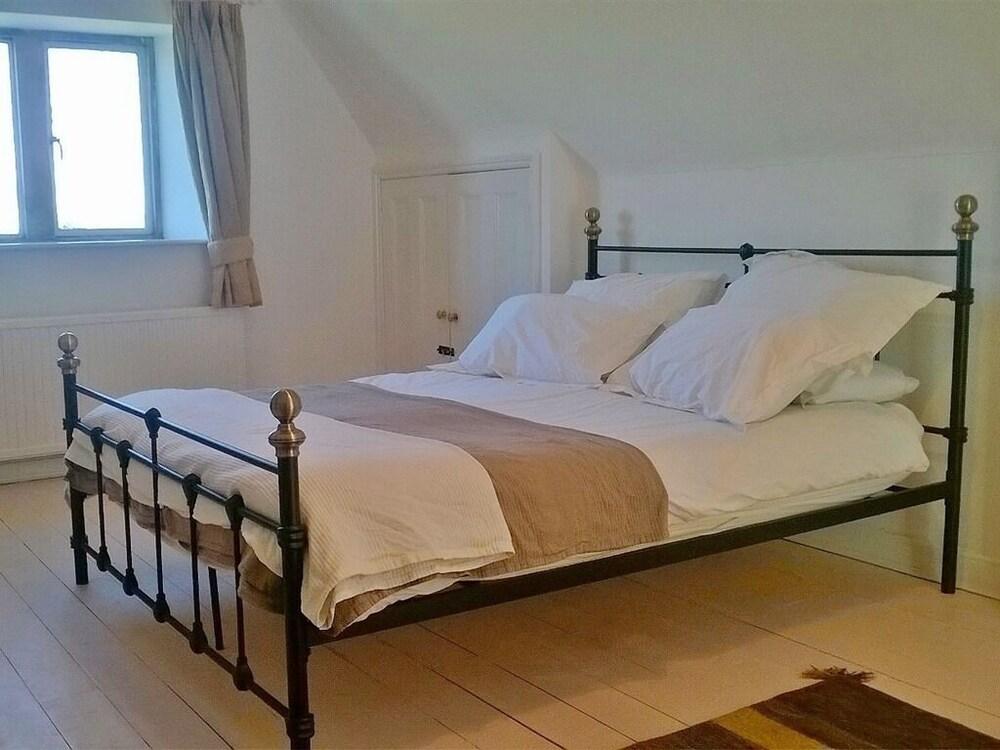 Battens Farm Cottages - B&B and Self-catering Accommodation - Room