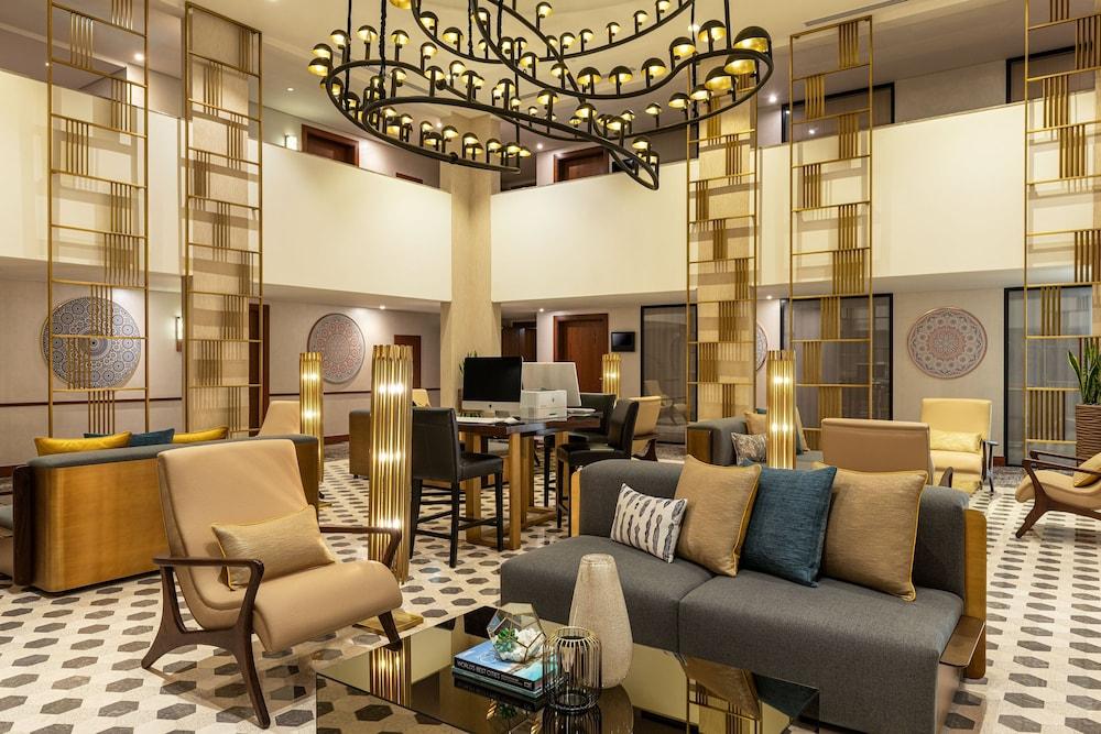 Le Meridien Dubai Hotel & Conference Centre - Lobby