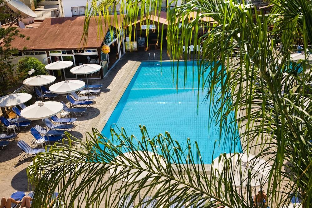 Christabelle Hotel Apartments - Outdoor Pool