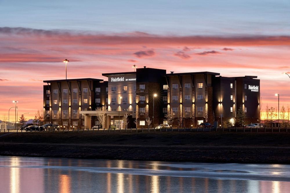 Fairfield Inn & Suites by Marriott Airdrie - Featured Image