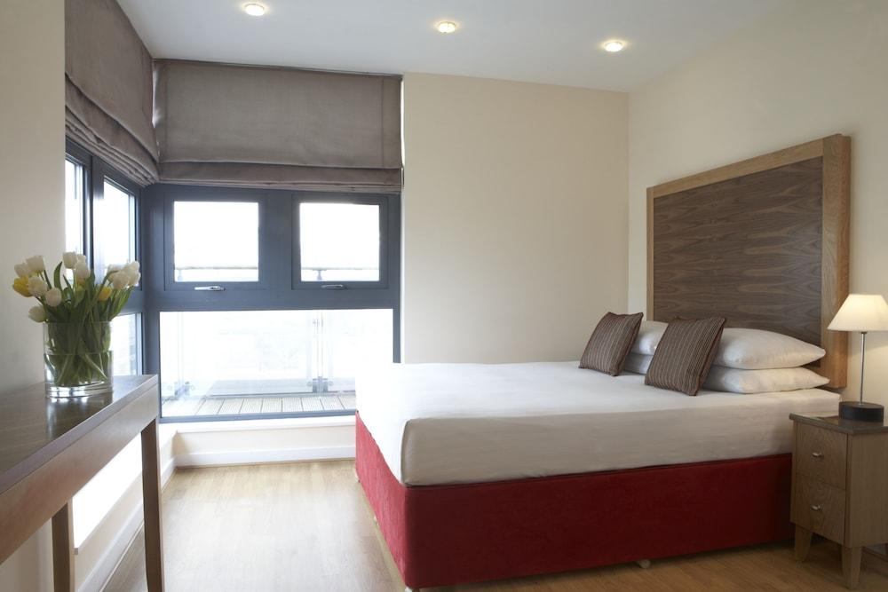 Marlin Apartments Canary Wharf - Room