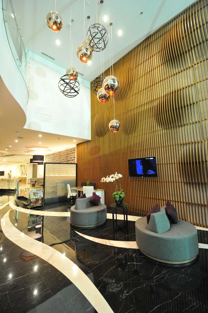 Clay Hotel Jakarta - Lobby
