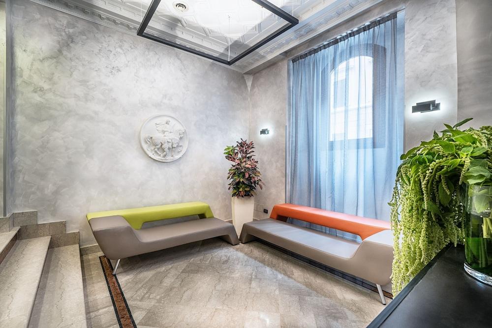 Hotel Varese Roma - Lobby Sitting Area