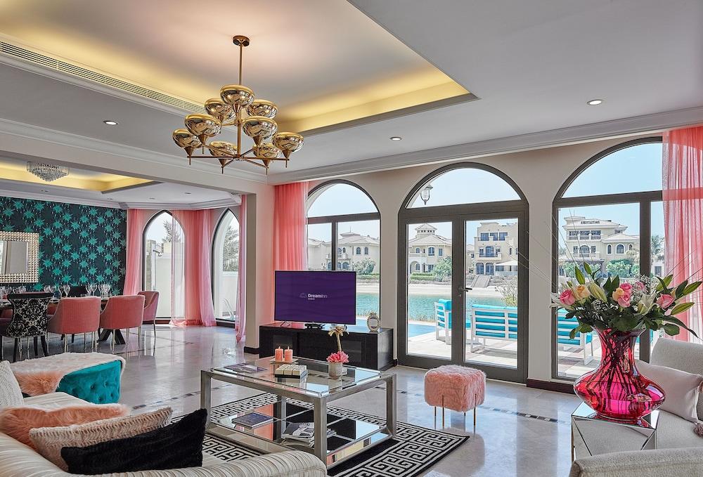 Dream Inn Dubai - Royal Palm Beach Villa - Room