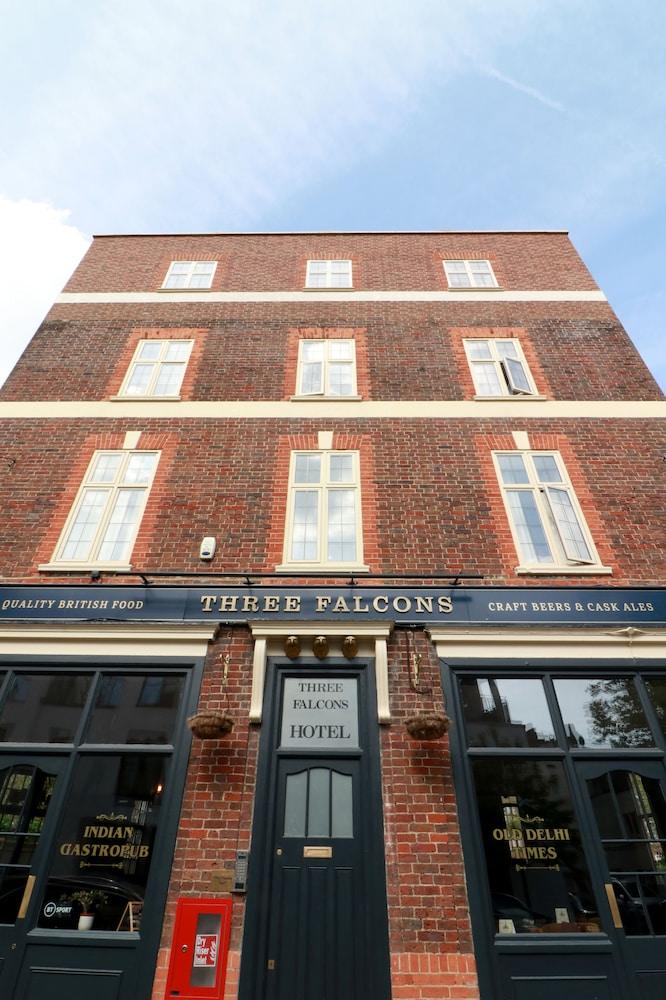 Three Falcons Hotel - Exterior