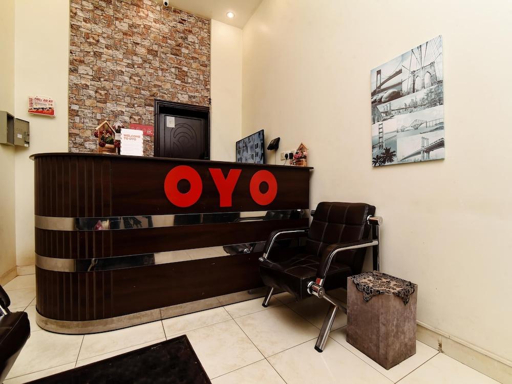OYO 301 Asfrine Hotel Apartment - Reception