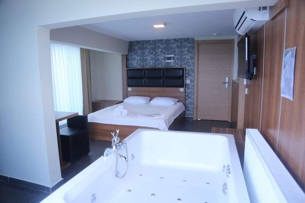 Bayraktar Hotel - Room