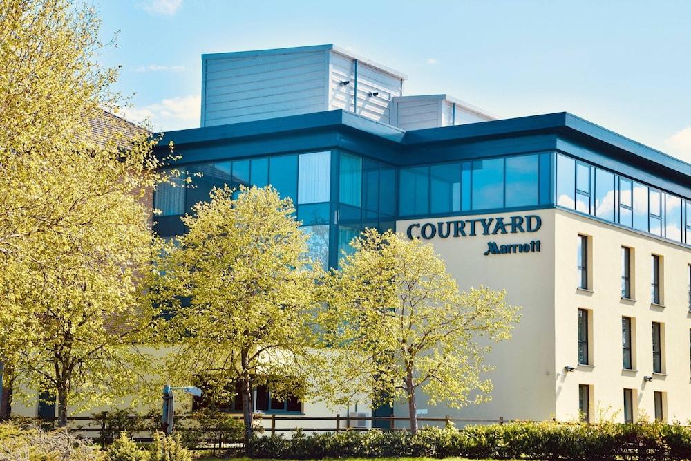 Courtyard by Marriott Glasgow Airport - Featured Image