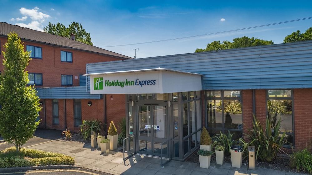 Holiday Inn Express Preston - South, an IHG Hotel - Featured Image