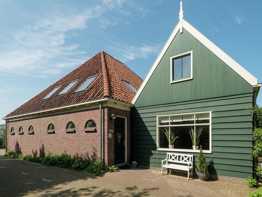 Inviting Holiday Home in Zuidoostbeemster near Center & Forest - Featured Image