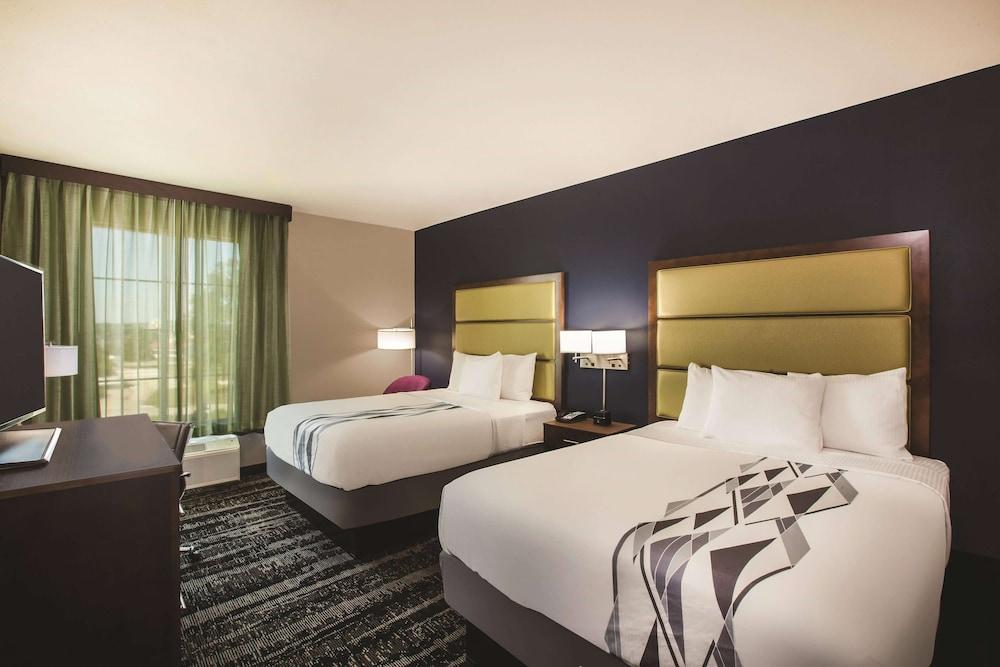 La Quinta Inn & Suites by Wyndham Baton Rouge - Port Allen - Room
