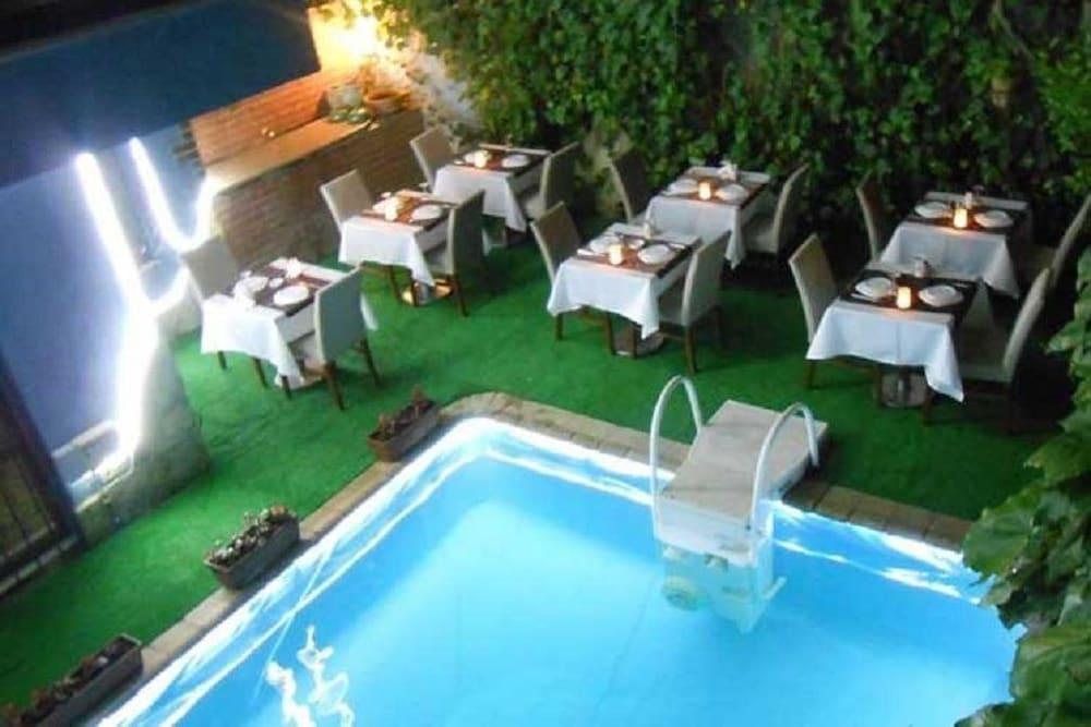 Mavilla Hotel - Outdoor Pool