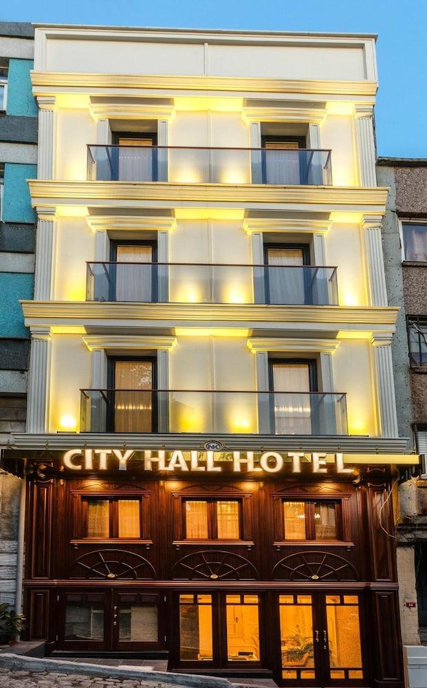 City Hall Hotel - Featured Image