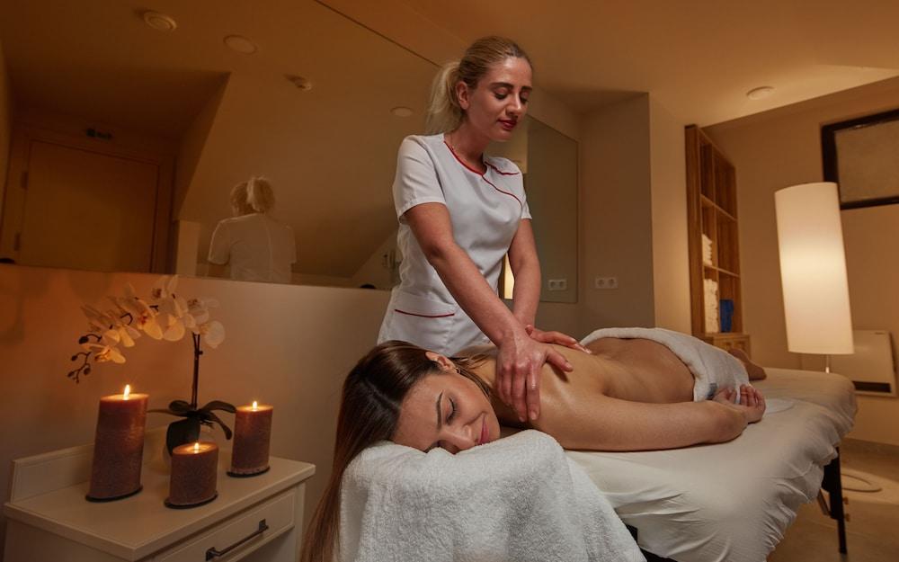 Gallery Palace Hotel - Massage