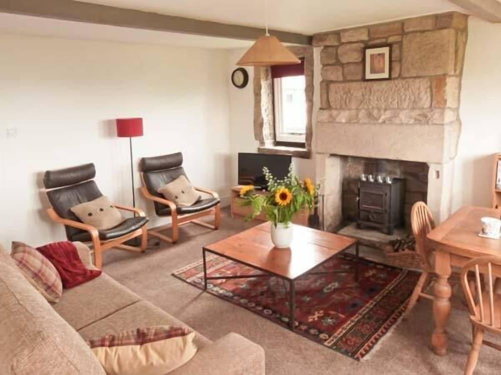 Knowle Lodge - Living Room