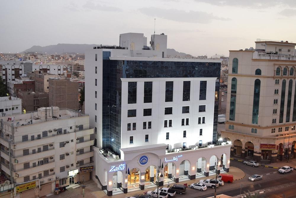 Zaha Al Munawara Hotel - Exterior detail