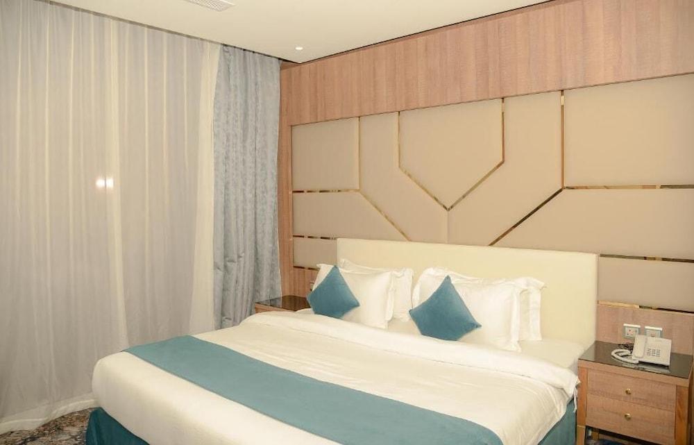 Mora hotel - Room