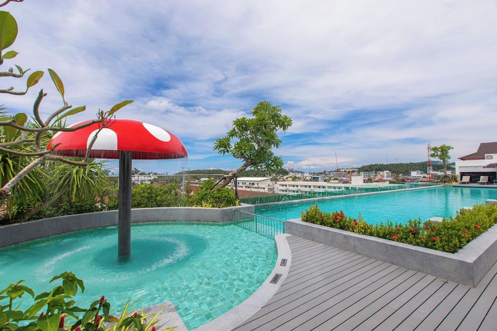 Kata Palm Resort - Rooftop Pool