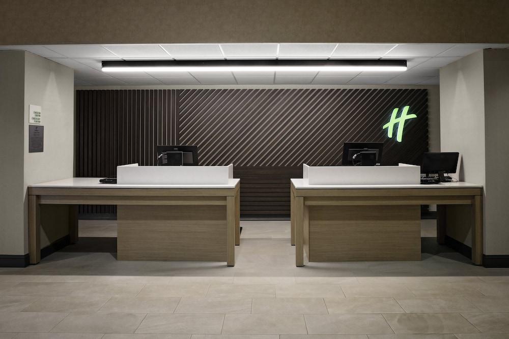 Holiday Inn Hotel & Suites Boston - Peabody, an IHG Hotel - Featured Image
