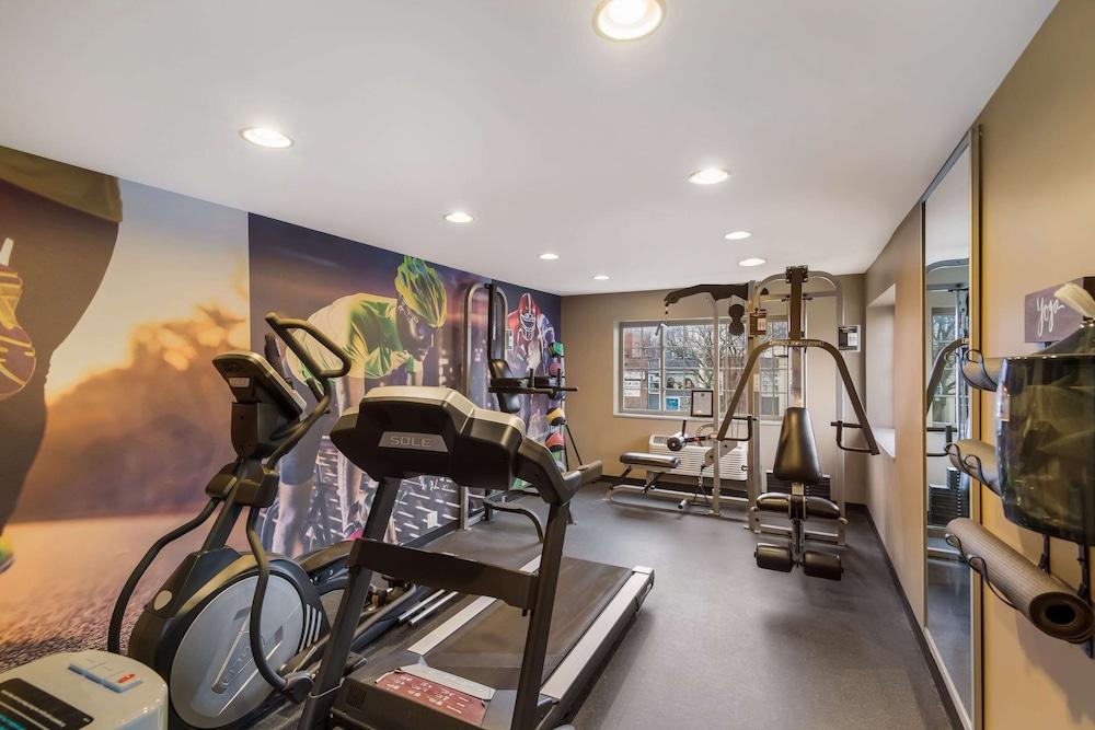 Clarion Pointe Downtown - Fitness Facility