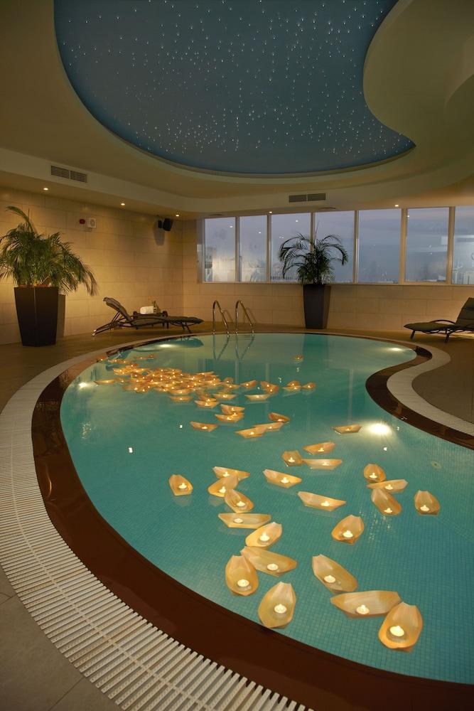 كريستال هوتل أبو ظبي - Indoor Pool