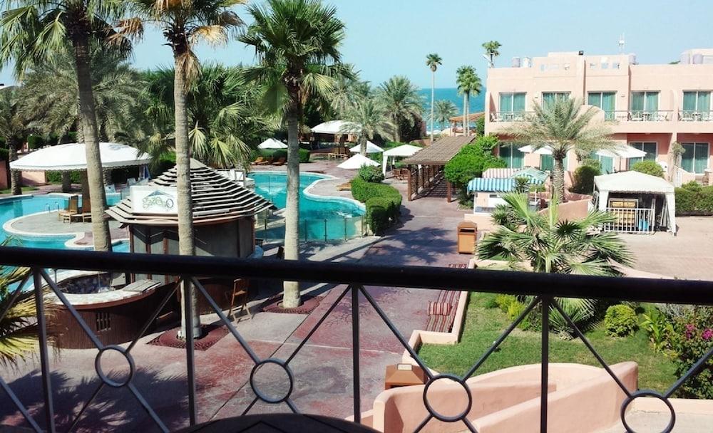 Seashell Julaia Hotel and Resort - Outdoor Pool