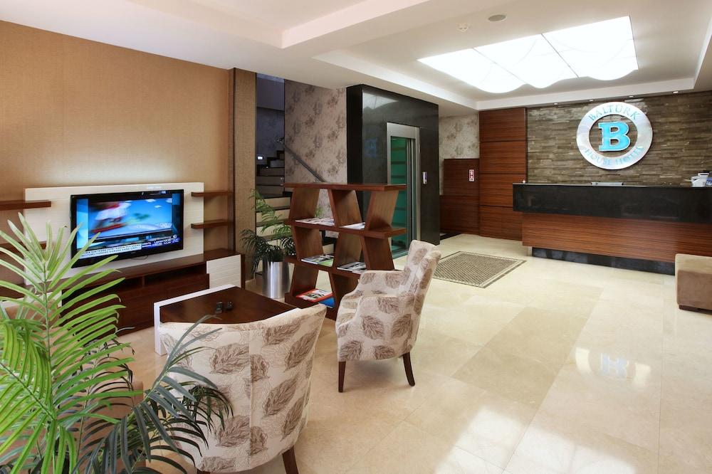Balturk House Hotel - Lobby Sitting Area
