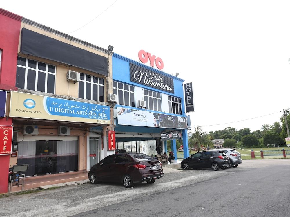 OYO 89435 Nusantara Group Hotel - Exterior