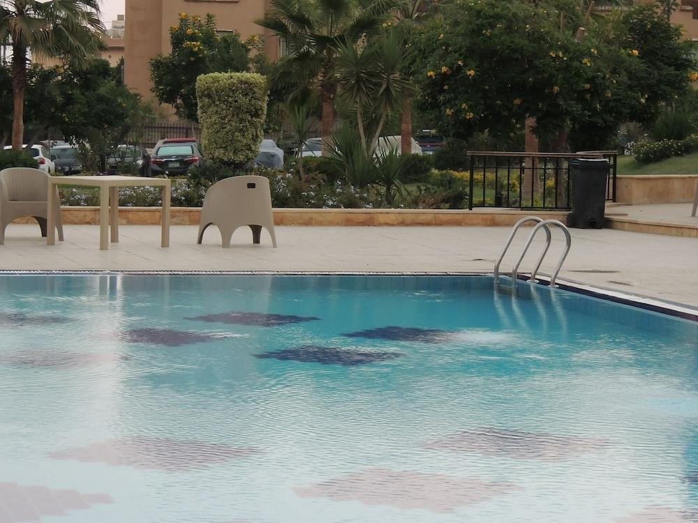 فيلا سلطان دوسيت القاهرة الجديدة - Outdoor Pool