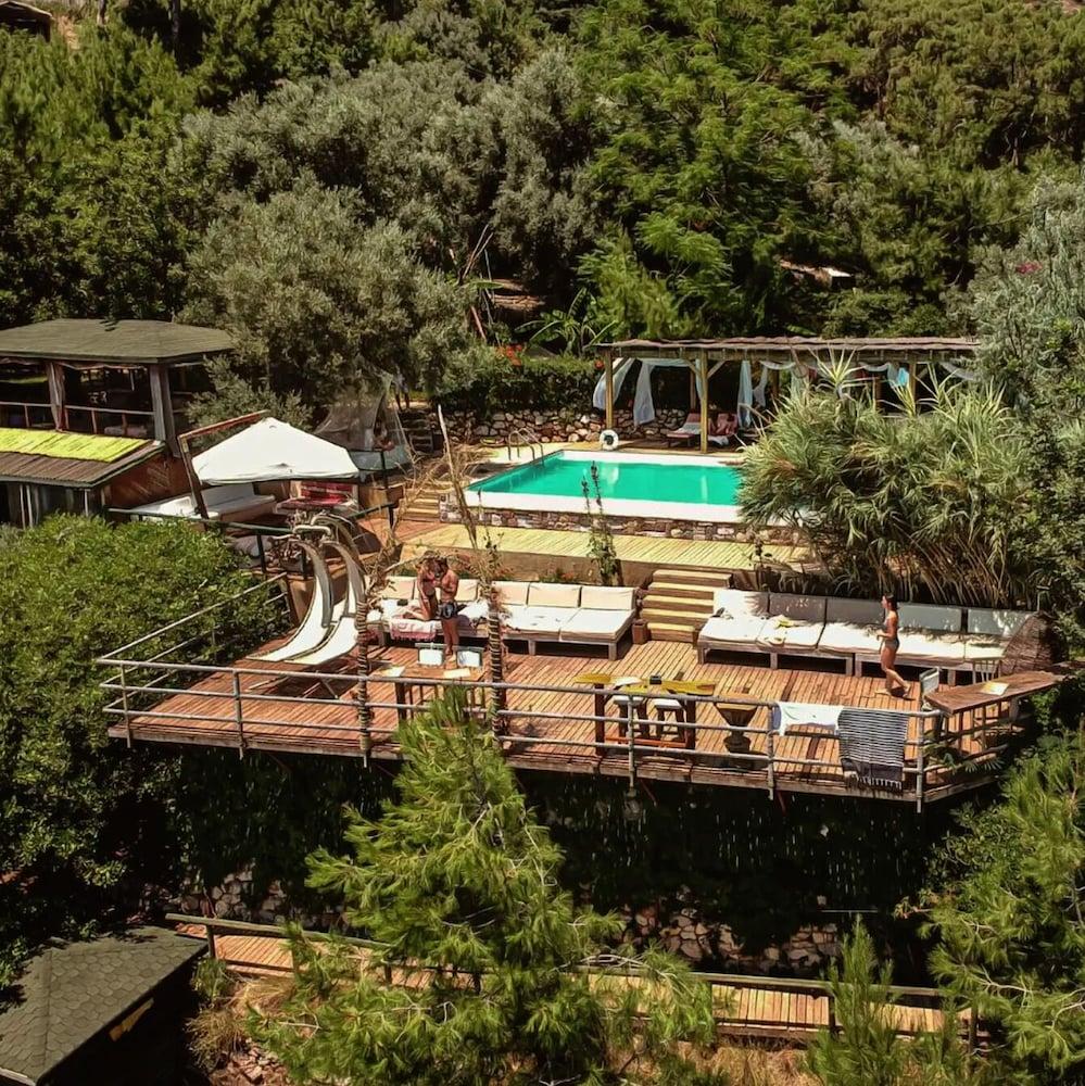 Shambala Lodge Hotel - Featured Image