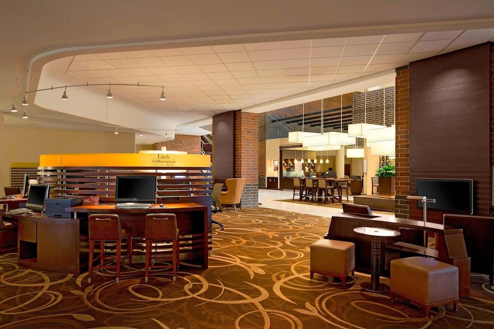Sheraton Indianapolis Hotel at Keystone Crossing - Lobby