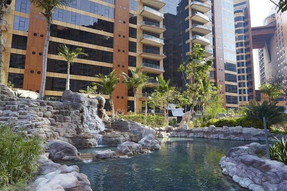 Kennedy Towers - Tiara Diamond - Outdoor Pool
